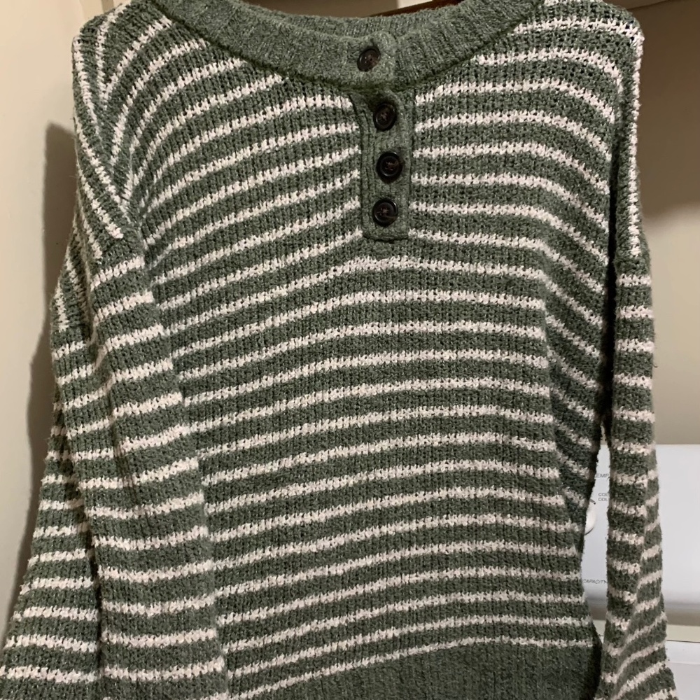 Women’s sweater